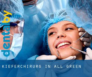 Kieferchirurg in All Green